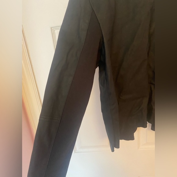 ⭐️ vero moda faux cream leather jacket⭐️ - Picture 4 of 5